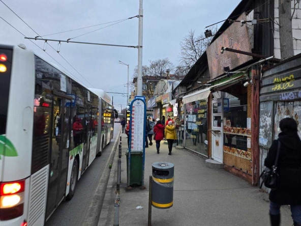 Дава се под наем Магазин в София, Център - 65 кв.м за 969 € - Снимка #1