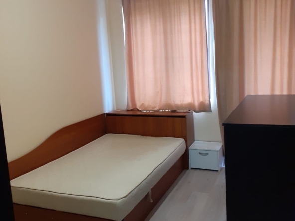 Дава се под наем Тристаен апартамент в Пловдив, Южен - 100 кв.м за 443.7 € - Снимка #1