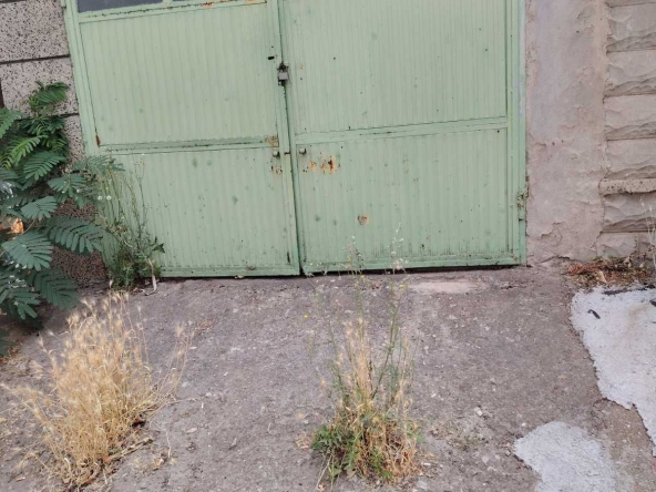 Дава се под наем Гараж / Паркомясто в Русе, Родина 1 - 15 кв.м за 40.8 € - Снимка #1