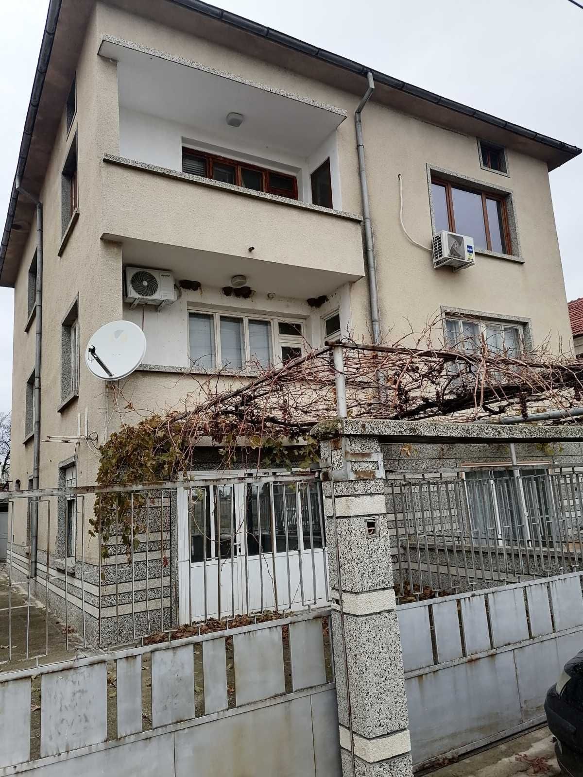 Етаж от къща в Сливен, в.з. Сливен - 160 кв.м за 415 €/кв.м - Снимка #1
