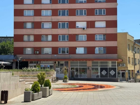 Тристаен апартамент в Крумовград - 57 кв.м за 582 €/кв.м - Снимка #1