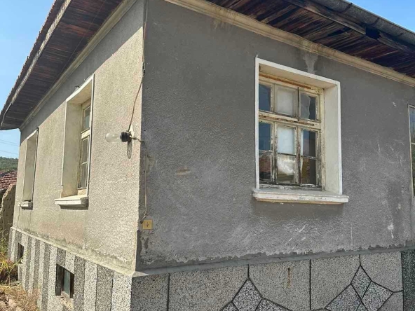 Къща в с. Иван Вазово, Област Пловдив - 70 кв.м за 258 €/кв.м - Снимка #1