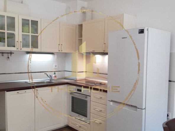 Дава се под наем Тристаен апартамент в Варна, Червен площад - 85 кв.м за 650 € - Снимка #1