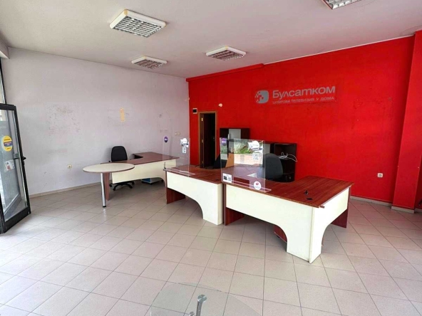 Дава се под наем Офис в Севлиево - 50 кв.м за 326.4 € - Снимка #1