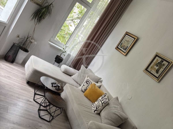 Етаж от къща в Пловдив, Център - 140 кв.м за 2508 €/кв.м - Снимка #1
