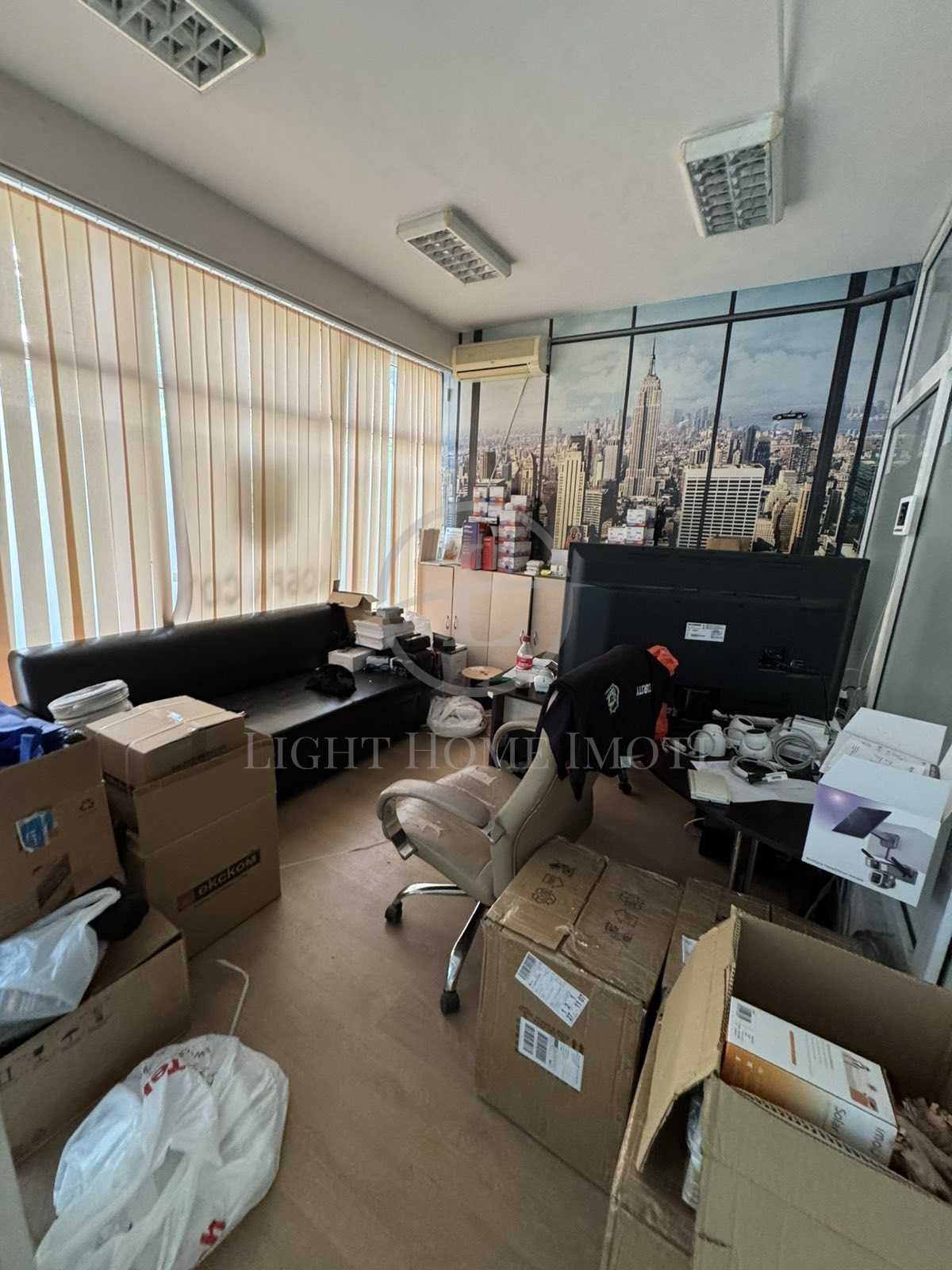Офис в Пловдив, Кючук Париж - 17 кв.м за 2118 €/кв.м - Снимка #1