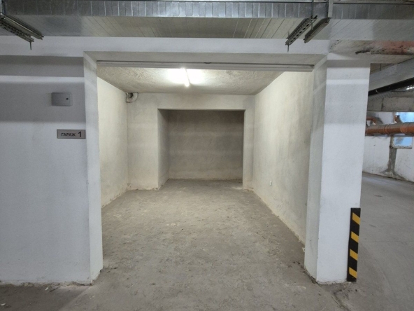 Дава се под наем Гараж / Паркомясто в Пловдив, Кючук Париж - 21 кв.м за 102 € - Снимка #1