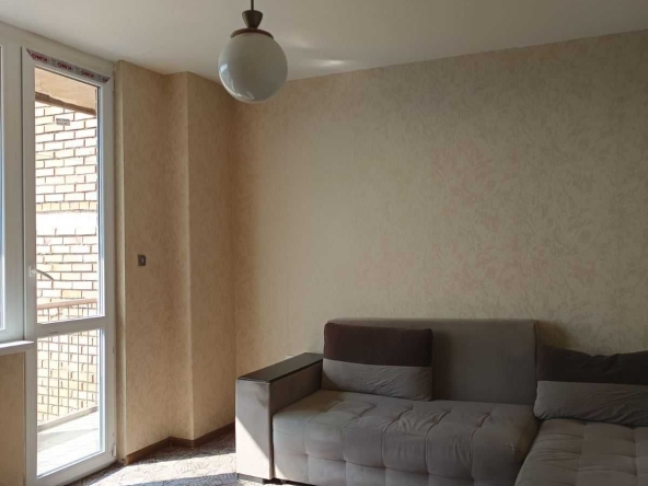 Дава се под наем Тристаен апартамент в Мездра - 120 кв.м за 295.8 € - Снимка #1