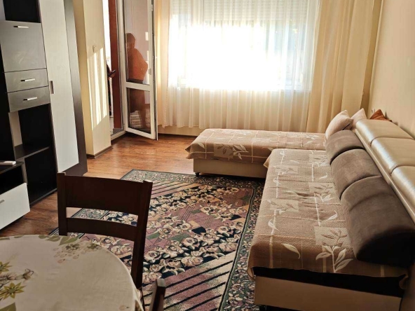 Дава се под наем Двустаен апартамент в Стара Загора, Три чучура - център - 70 кв.м за 357 € - Снимка #1