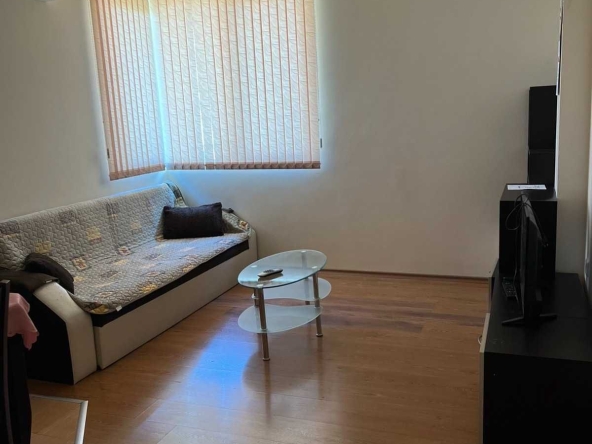 Дава се под наем Двустаен апартамент в Габрово, Младост - 68 кв.м за 204 € - Снимка #1