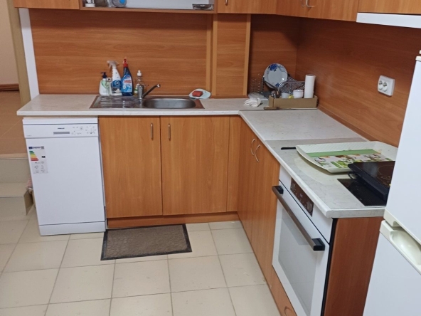 Дава се под наем Тристаен апартамент в Варна, Автогара - 80 кв.м за 484.5 € - Снимка #1