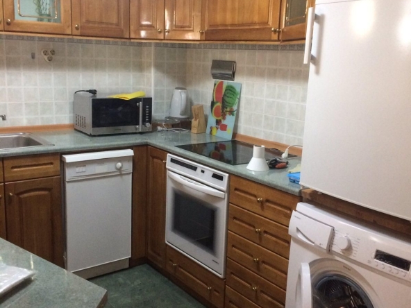 Дава се под наем Двустаен апартамент в Пловдив, Кършияка - 50 кв.м за 375 € - Снимка #1