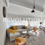 Дава се под наем Тристаен апартамент в Варна, Център - 90 кв.м за 1000 € - Снимка #1