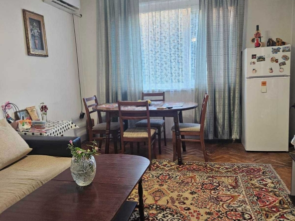 Дава се под наем Двустаен апартамент в Русе, Широк център - 65 кв.м за 204 € - Снимка #1