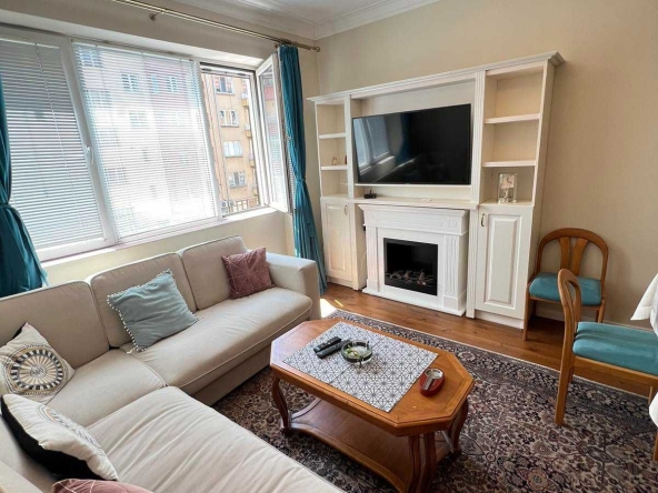 Дава се под наем Тристаен апартамент в София, Център - 115 кв.м за 999 € - Снимка #1