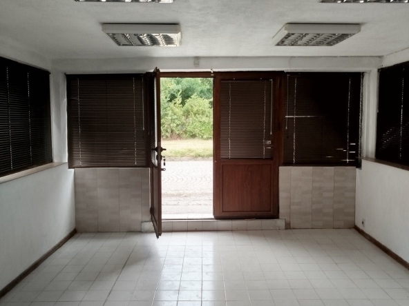 Дава се под наем Магазин в София, Левски - 40 кв.м за 255 € - Снимка #1