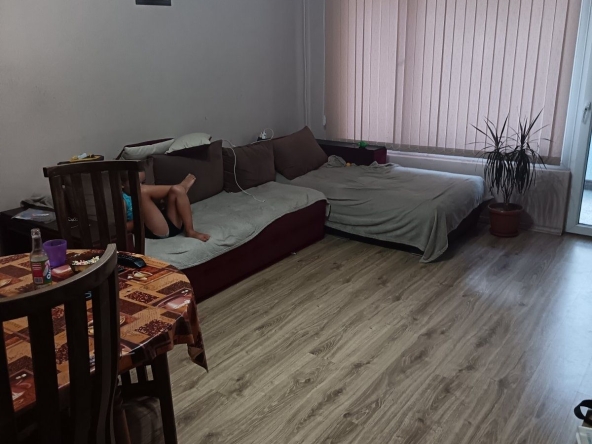 Тристаен апартамент в Казанлък - 85 кв.м за 900 €/кв.м - Снимка #1