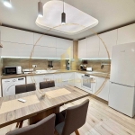 Дава се под наем Тристаен апартамент в Варна, Бриз - 100 кв.м за 1500 € - Снимка #1