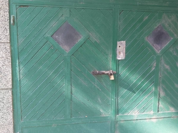 Гараж / Паркомясто в Плевен, 9-ти квартал - 16 кв.м за 1563 €/кв.м - Снимка #1