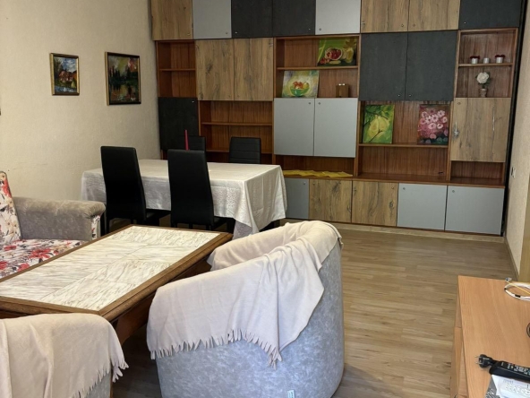 Дава се под наем Тристаен апартамент в Пловдив, Съдийски - 85 кв.м за 502 € - Снимка #1