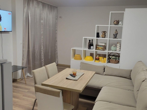 Дава се под наем Двустаен апартамент в Пловдив, Център - 70 кв.м за 450 € - Снимка #1