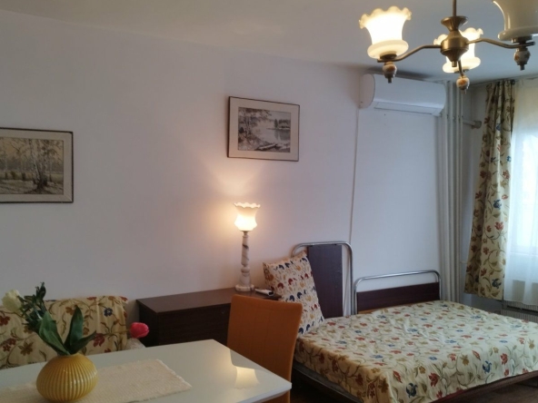 Дава се под наем Двустаен апартамент в Варна, Възраждане 1 - 55 кв.м за 306 € - Снимка #1