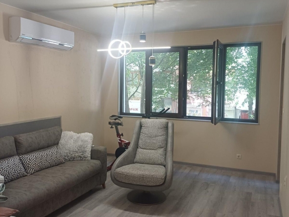 Двустаен апартамент в Бургас, Възраждане - 68 кв.м за 3412 €/кв.м - Снимка #1