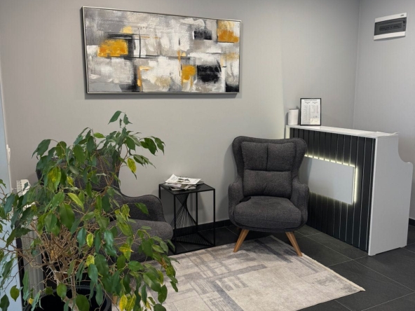 Дава се под наем  в Банско -  кв.м за 255 € - Снимка #1