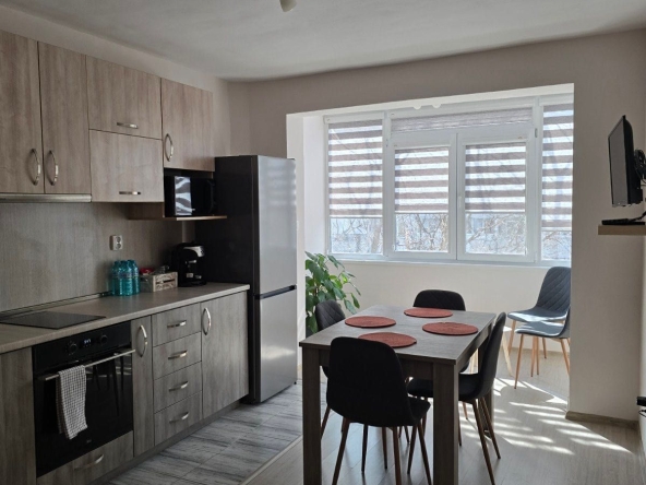 Дава се под наем Тристаен апартамент в Варна, Автогара - 96 кв.м за 580 € - Снимка #1