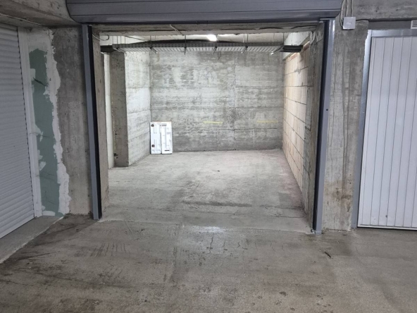 Дава се под наем Гараж / Паркомясто в Варна, Базар Левски - 35 кв.м за 163.2 € - Снимка #1