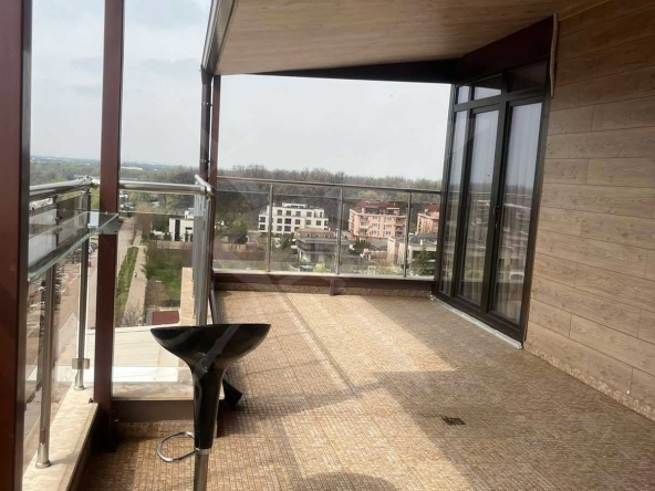 Тристаен апартамент в Пловдив, Христо Смирненски - 135 кв.м за 1535 €/кв.м - Снимка #1