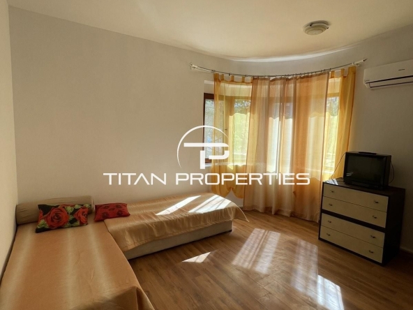 Дава се под наем Едностаен апартамент в Бургас, Център - 30 кв.м за 306 € - Снимка #1