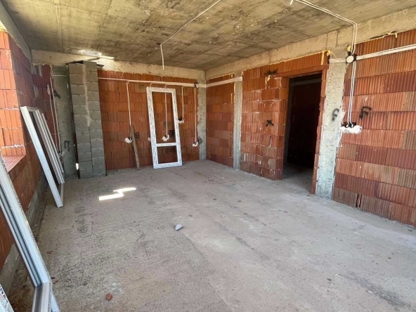 Тристаен апартамент в Пловдив, Южен - 103 кв.м за 1263 €/кв.м - Снимка #1