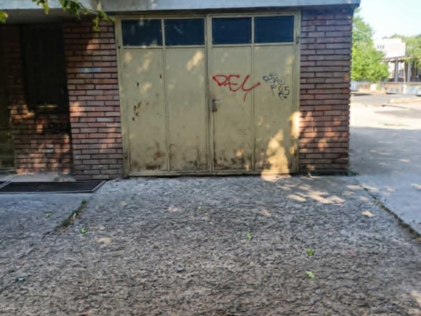 Гараж / Паркомясто в Враца, Квартал 103 - 24 кв.м за 1148 €/кв.м - Снимка #1