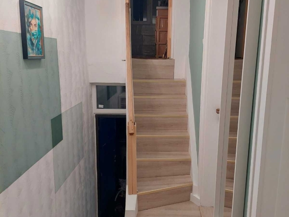 Дава се под наем Етаж от къща в Русе, Център - 70 кв.м за 357 € - Снимка #1