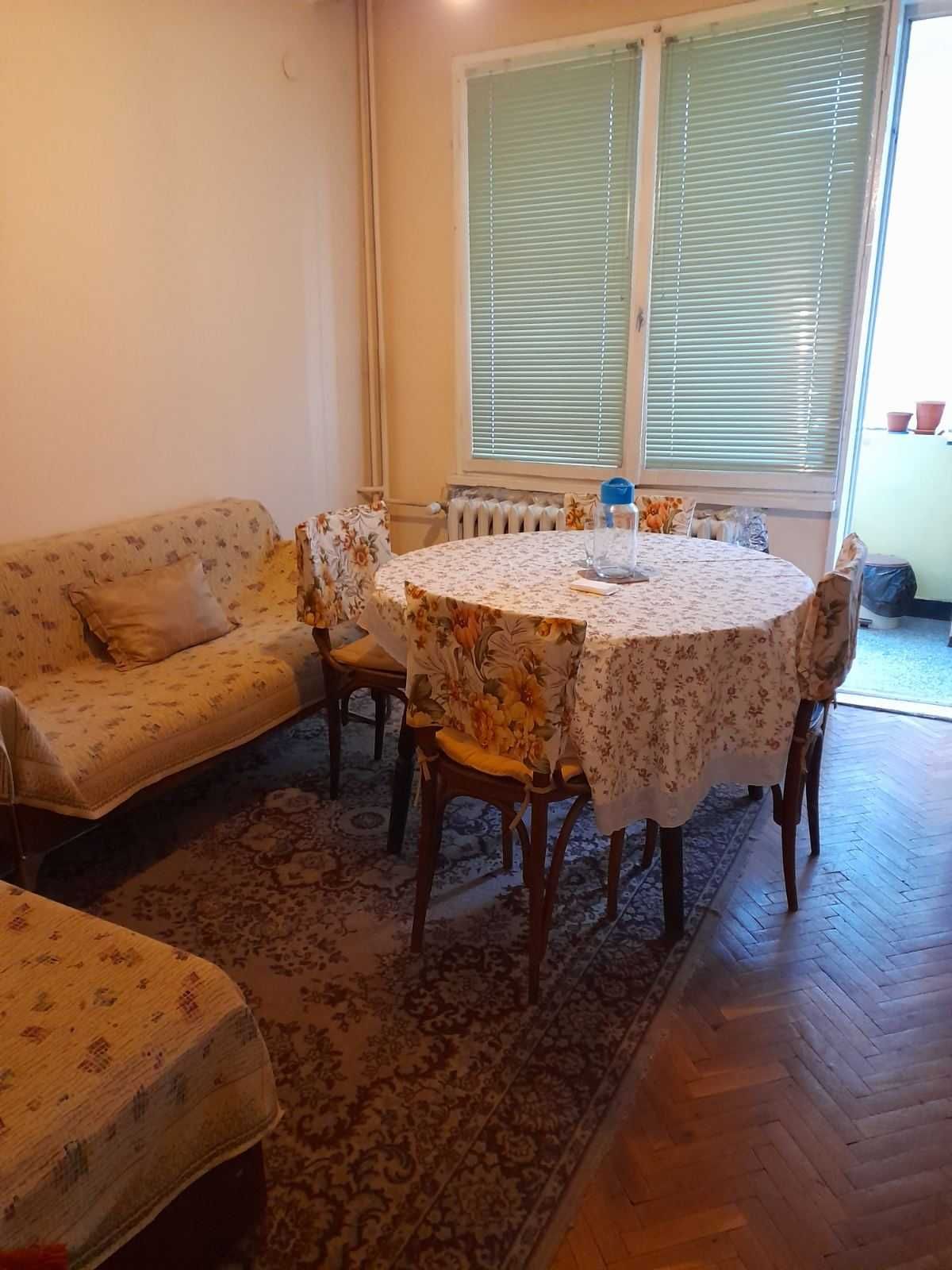 Дава се под наем Тристаен апартамент в Плевен, Широк център - 103 кв.м за 499.8 € - Снимка #1