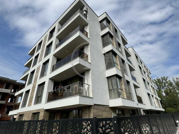Тристаен апартамент в Пловдив, Христо Смирненски - 113 кв.м за 1638 €/кв.м - Снимка #1