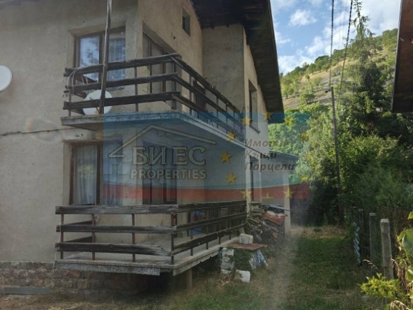 Къща в с. Боснек, Област Перник - 100 кв.м за 900 €/кв.м - Снимка #1