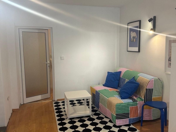 Дава се под наем Двустаен апартамент в Варна, Център - 50 кв.м за 331.5 € - Снимка #1