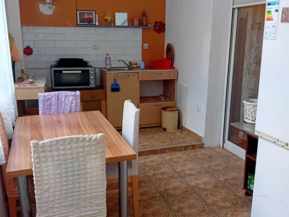 Дава се под наем Двустаен апартамент в Варна, Център - 60 кв.м за 510 € - Снимка #1