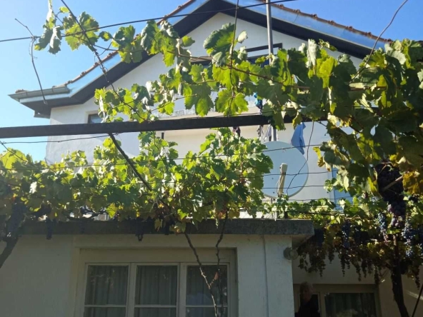 Дава се под наем Къща в Казанлък - 90 кв.м за 255 € - Снимка #1