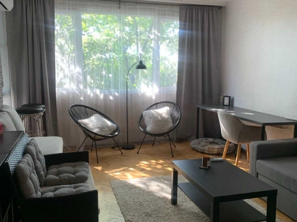 Дава се под наем Двустаен апартамент в Силистра, Център - 70 кв.м за 255 € - Снимка #1