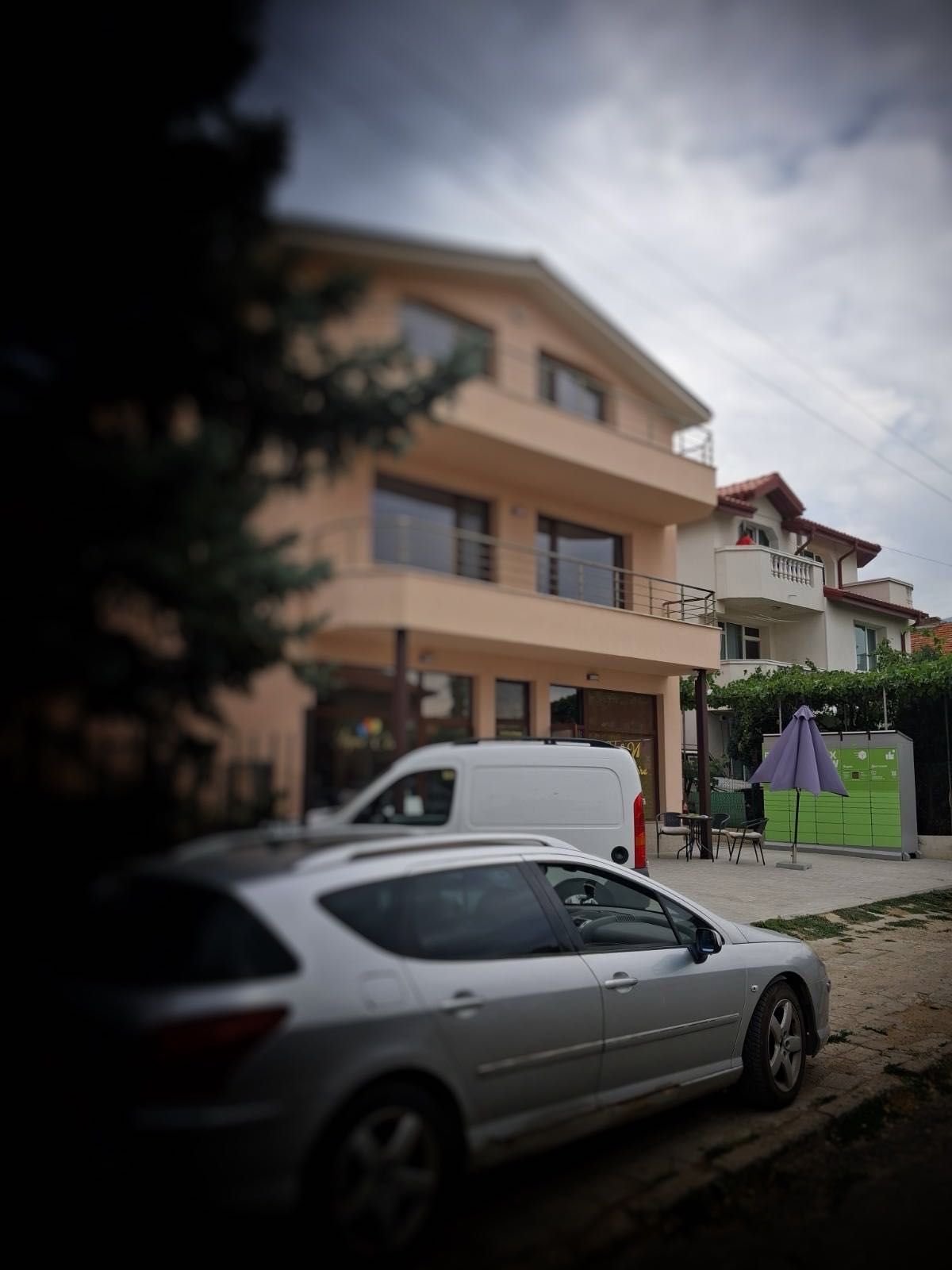 Дава се под наем Заведение в Дупница - 1 кв.м за 51 € - Снимка #1