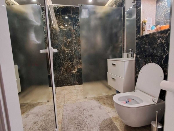 Тристаен апартамент в Пловдив, Кючук Париж - 104 кв.м за 1924 €/кв.м - Снимка #1