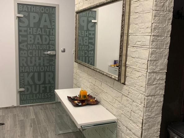 Тристаен апартамент в Пазарджик, Устрем - 83 кв.м за 1398 €/кв.м - Снимка #1