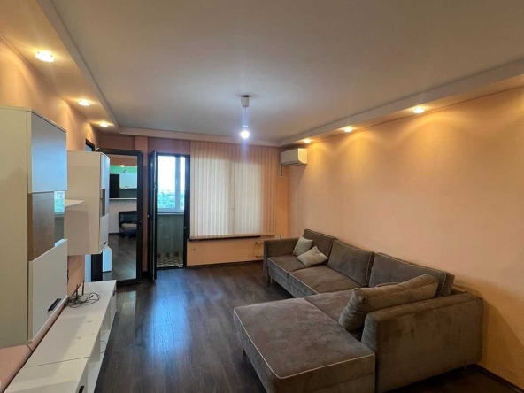 Дава се под наем Тристаен апартамент в София, Младост 1 - 80 кв.м за 625 € - Снимка #1