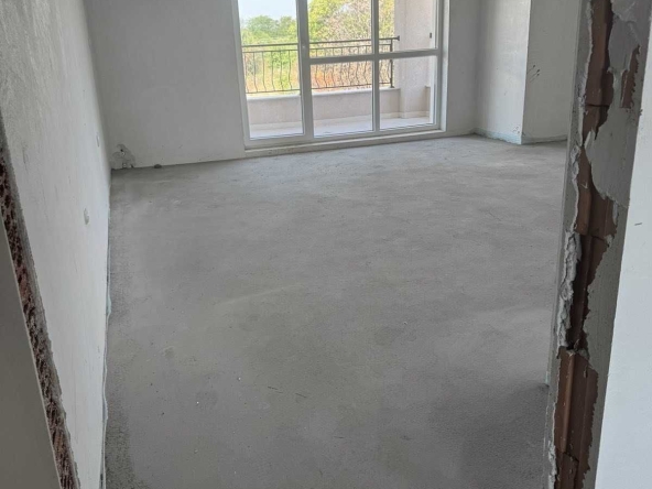 Тристаен апартамент в Пловдив, Беломорски - 121 кв.м за 1533 €/кв.м - Снимка #1