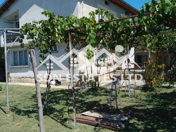 Къща в с. Дъбово, Област Стара Загора - 130 кв.м за 620 €/кв.м - Снимка #1