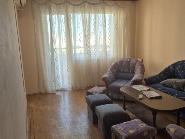 Дава се под наем Четиристаен апартамент в Варна, м-т Пчелина - 85 кв.м за 612 € - Снимка #1