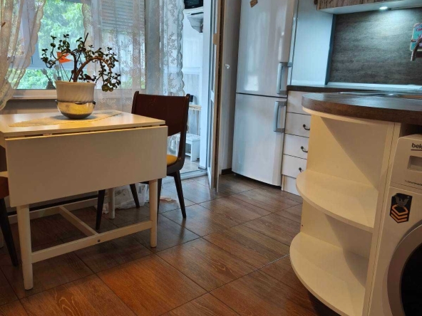 Дава се под наем Едностаен апартамент в Русе, Център - 37 кв.м за 357 € - Снимка #1